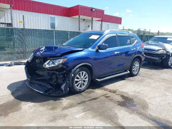 KNMAT2MV8HP546464 2017 NISSAN ROGUE - Image 2