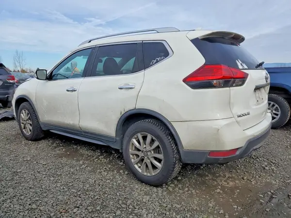 KNMAT2MV8HP554287 2017 NISSAN ROGUE - Image 2