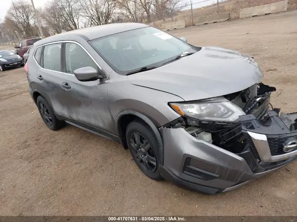 KNMAT2MV8HP556282 2017 NISSAN ROGUE - Image 1