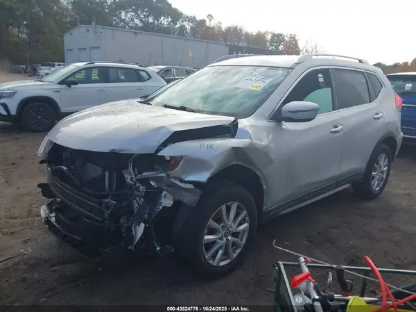KNMAT2MV8HP557240 2017 NISSAN ROGUE - Image 2