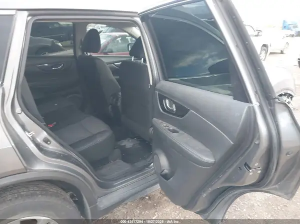 KNMAT2MV8HP558114 2017 NISSAN ROGUE - Image 8