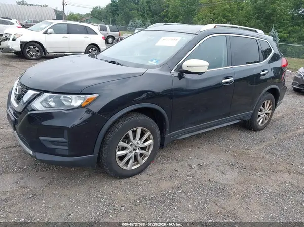 KNMAT2MV8HP558419 2017 NISSAN ROGUE - Image 2