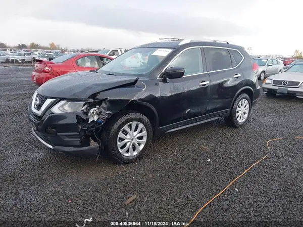 KNMAT2MV8HP558940 2017 NISSAN ROGUE - Image 2
