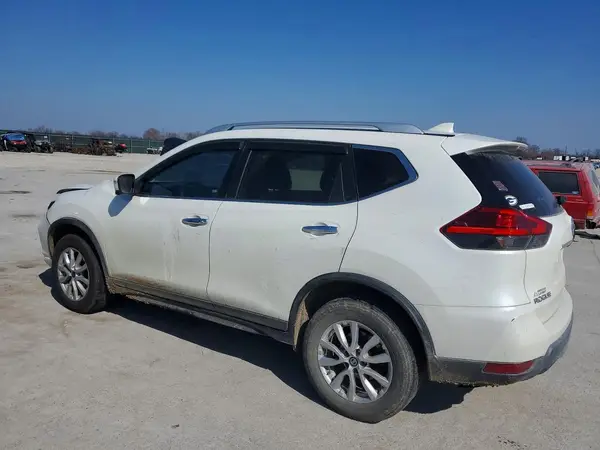KNMAT2MV8HP560557 2017 NISSAN ROGUE - Image 2
