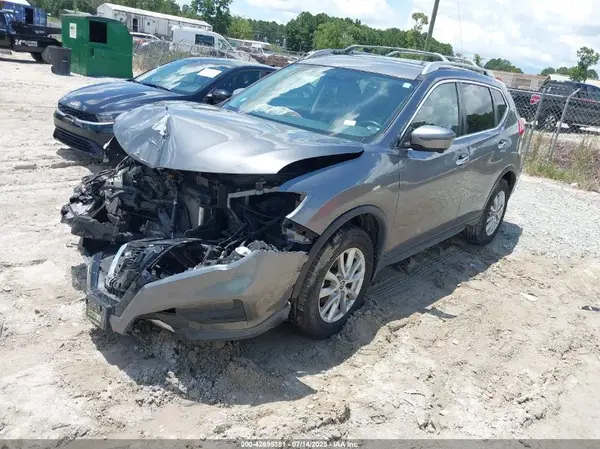KNMAT2MV8HP568304 2017 NISSAN ROGUE - Image 2