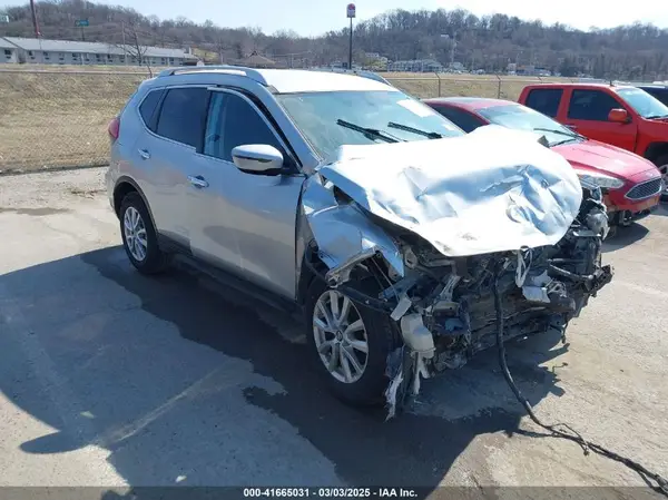 KNMAT2MV8HP574068 2017 NISSAN ROGUE - Image 1