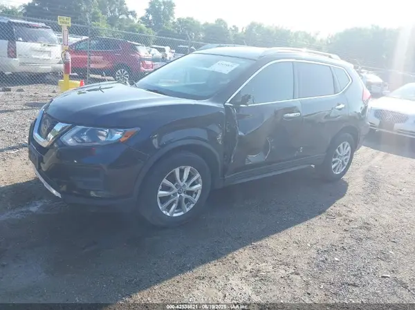 KNMAT2MV8HP576192 2017 NISSAN ROGUE - Image 2
