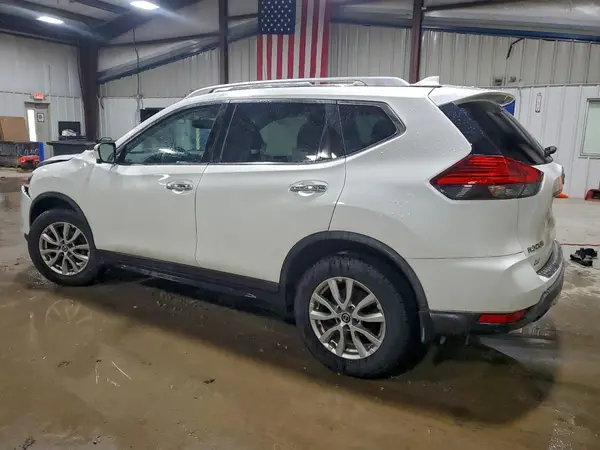 KNMAT2MV8HP580775 2017 NISSAN ROGUE - Image 2