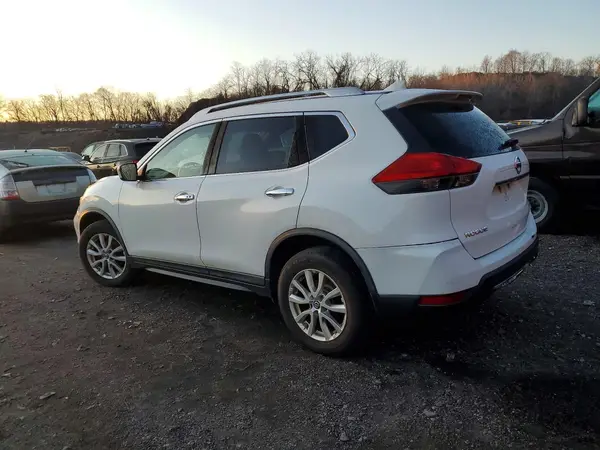 KNMAT2MV8HP581182 2017 NISSAN ROGUE - Image 2