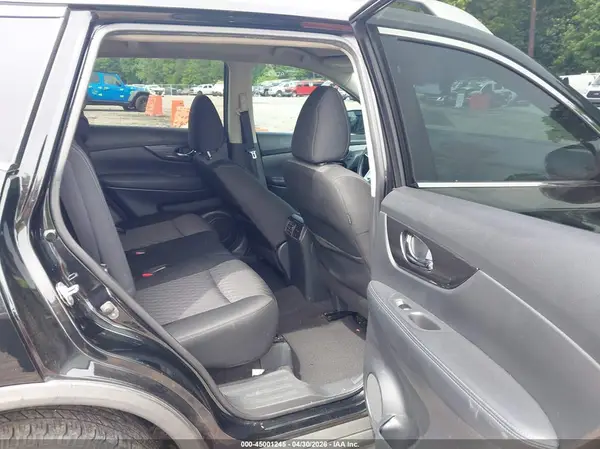 KNMAT2MV8HP583126 2017 NISSAN ROGUE - Image 8