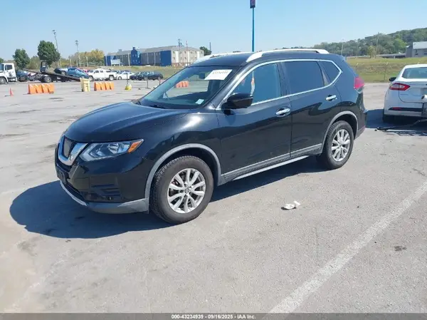 KNMAT2MV8HP587001 2017 NISSAN ROGUE - Image 2