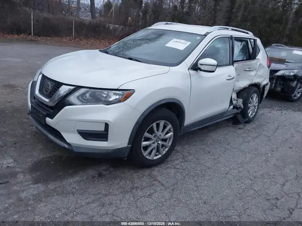 KNMAT2MV8HP592974 2017 NISSAN ROGUE - Image 2
