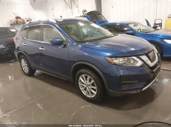 KNMAT2MV8HP594255 2017 NISSAN ROGUE - Image 1