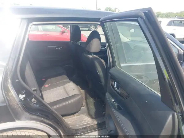 KNMAT2MV8HP603228 2017 NISSAN ROGUE - Image 8