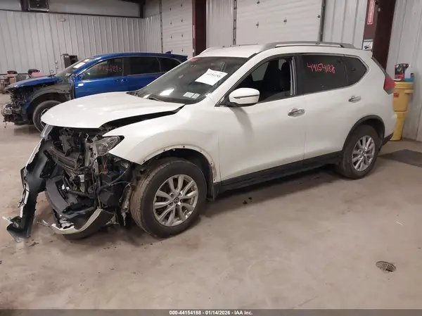 KNMAT2MV8HP604668 2017 NISSAN ROGUE - Image 2