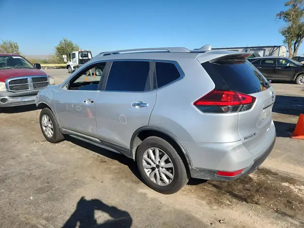 KNMAT2MV8HP608753 2017 NISSAN ROGUE - Image 2