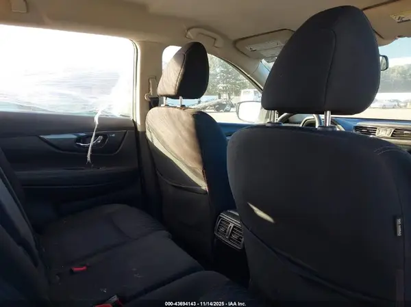 KNMAT2MV8HP609756 2017 NISSAN ROGUE - Image 8