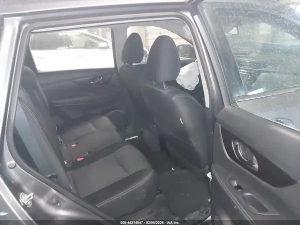 KNMAT2MV8HP611216 2017 NISSAN ROGUE - Image 8
