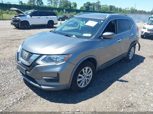 KNMAT2MV8HP611944 2017 NISSAN ROGUE - Image 2