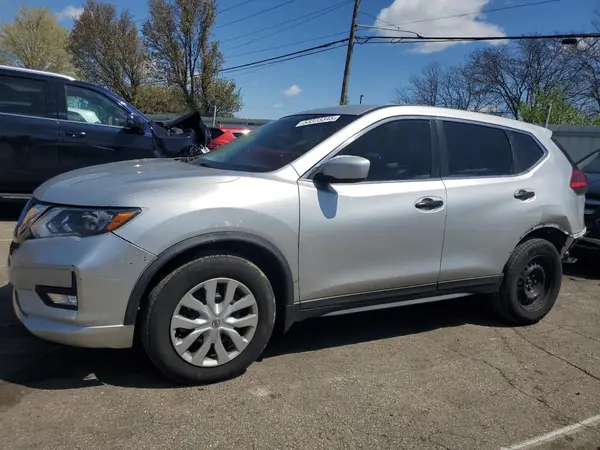 KNMAT2MV8HP612477 2017 NISSAN ROGUE - Image 1