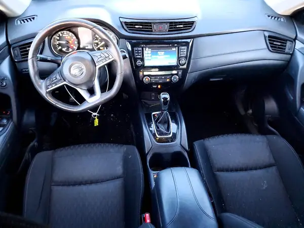 KNMAT2MV8HP612558 2017 NISSAN ROGUE - Image 8