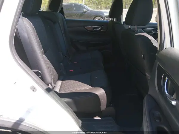 KNMAT2MV8HP613385 2017 NISSAN ROGUE - Image 8