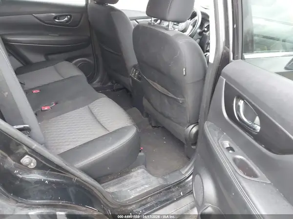 KNMAT2MV8HP615413 2017 NISSAN ROGUE - Image 8