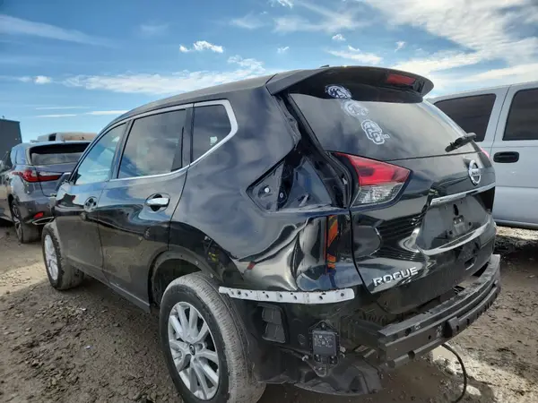 KNMAT2MV8HP619011 2017 NISSAN ROGUE - Image 2