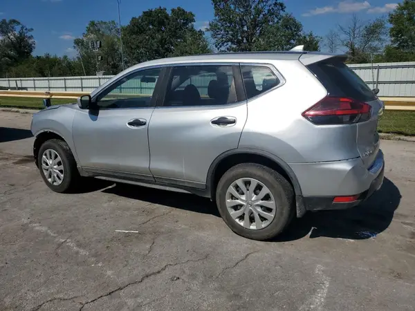 KNMAT2MV8JP500705 2018 NISSAN ROGUE - Image 2