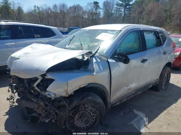 KNMAT2MV8JP503667 2018 NISSAN ROGUE - Image 2