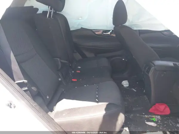 KNMAT2MV8JP503667 2018 NISSAN ROGUE - Image 8