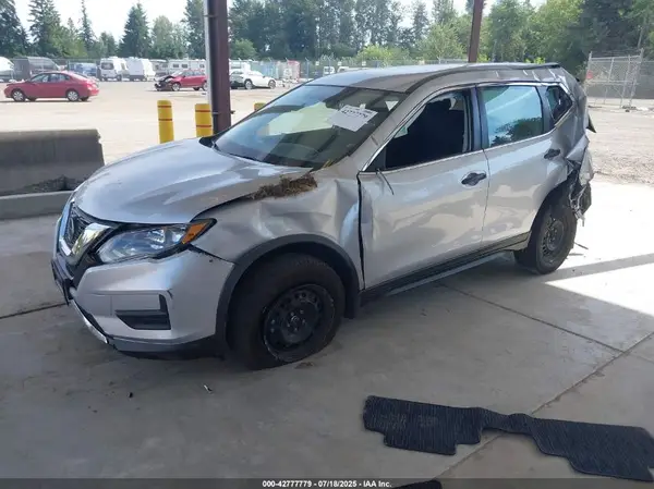 KNMAT2MV8JP509341 2018 NISSAN ROGUE - Image 2