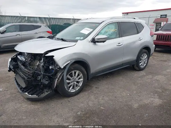 KNMAT2MV8JP515849 2018 NISSAN ROGUE - Image 2