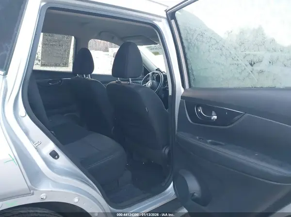 KNMAT2MV8JP517682 2018 NISSAN ROGUE - Image 8