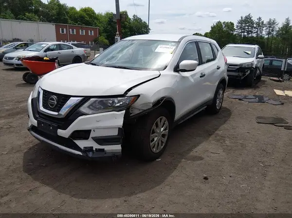 KNMAT2MV8JP520145 2018 NISSAN ROGUE - Image 2