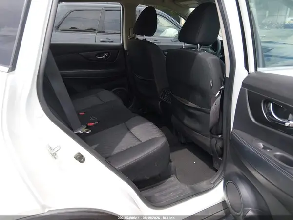 KNMAT2MV8JP520145 2018 NISSAN ROGUE - Image 8