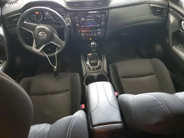 KNMAT2MV8JP520999 2018 NISSAN ROGUE - Image 8