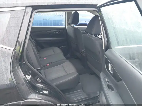 KNMAT2MV8JP522039 2018 NISSAN ROGUE - Image 8