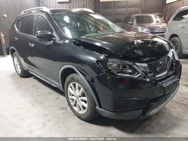 KNMAT2MV8JP523983 2018 NISSAN ROGUE - Image 1