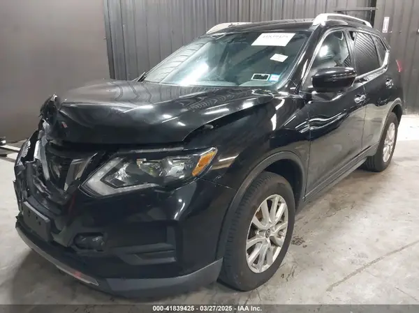 KNMAT2MV8JP523983 2018 NISSAN ROGUE - Image 2