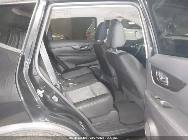 KNMAT2MV8JP523983 2018 NISSAN ROGUE - Image 8