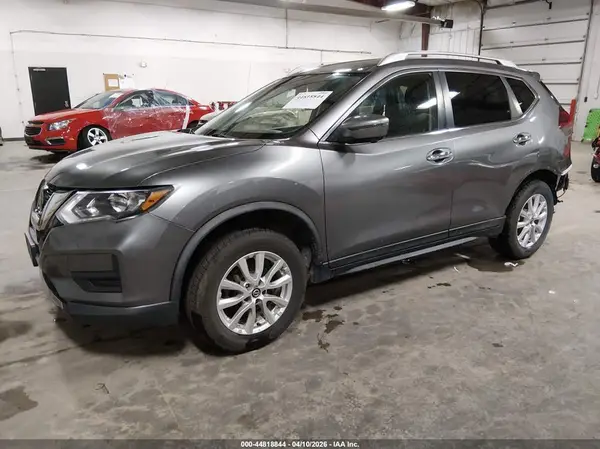 KNMAT2MV8JP525135 2018 NISSAN ROGUE - Image 2