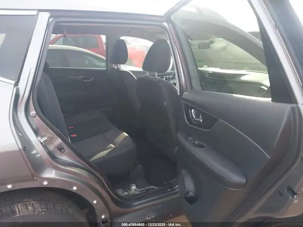 KNMAT2MV8JP527290 2018 NISSAN ROGUE - Image 8