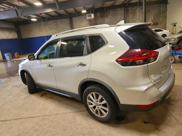 KNMAT2MV8JP528892 2018 NISSAN ROGUE - Image 2