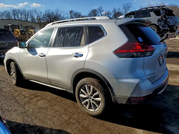 KNMAT2MV8JP529007 2018 NISSAN ROGUE - Image 2