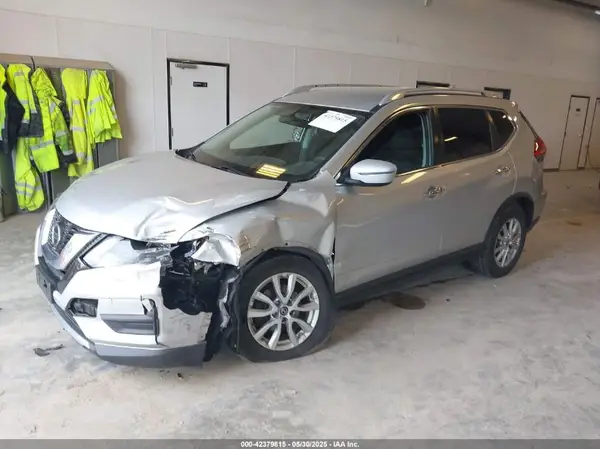 KNMAT2MV8JP529718 2018 NISSAN ROGUE - Image 2