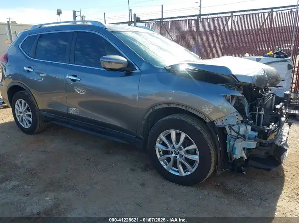 KNMAT2MV8JP548592 2018 NISSAN ROGUE - Image 1