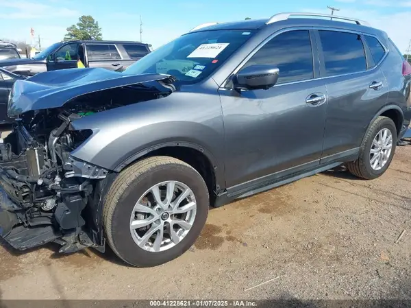 KNMAT2MV8JP548592 2018 NISSAN ROGUE - Image 2