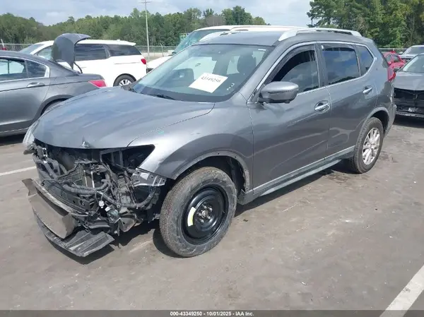 KNMAT2MV8JP549449 2018 NISSAN ROGUE - Image 2