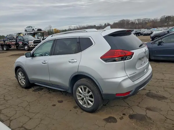 KNMAT2MV8JP550035 2018 NISSAN ROGUE - Image 2